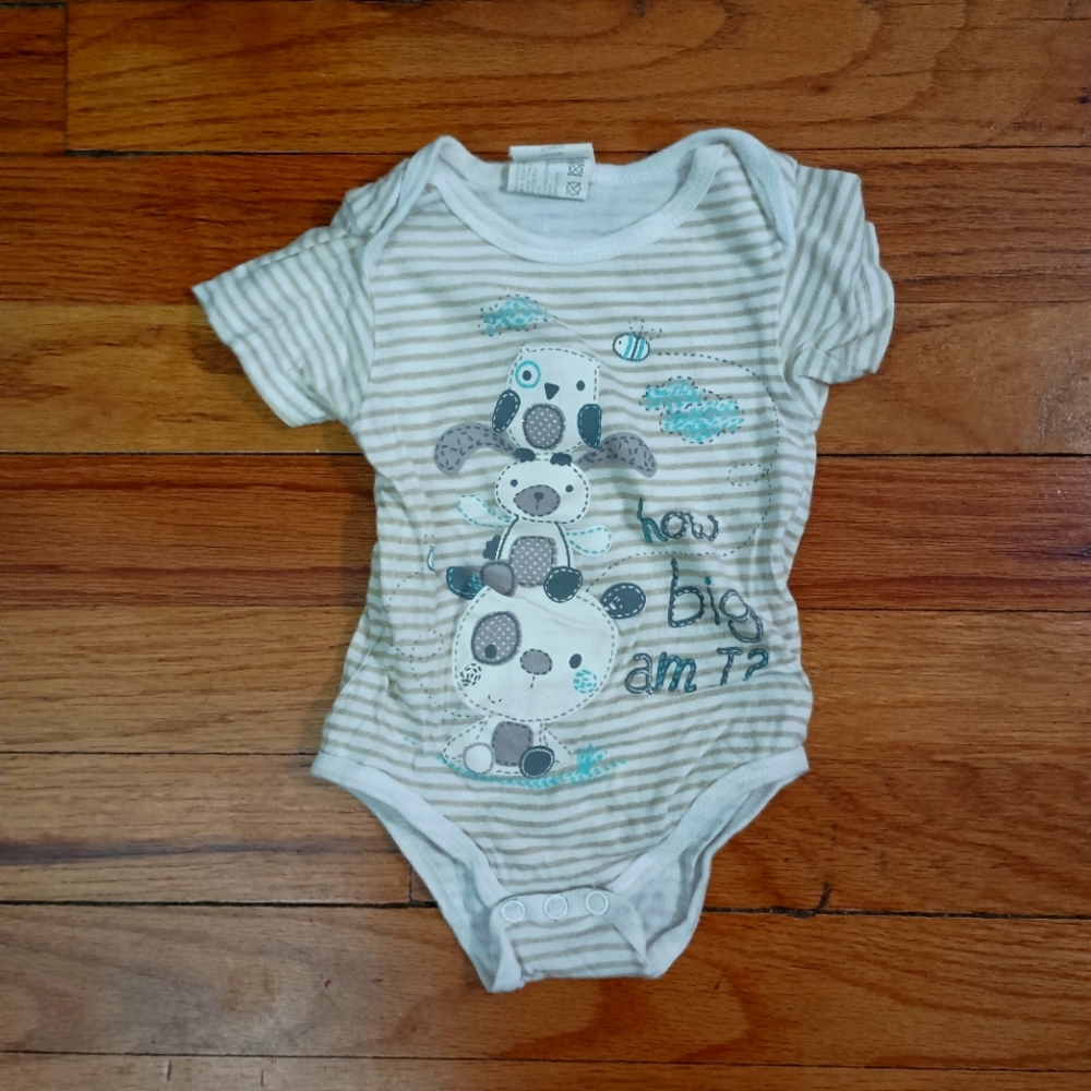 3/$10 🌟 Tan Cream Striped Short Sleeve Onesie "How big am I?" animals 3-6 Month